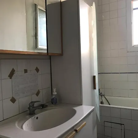 Habitación en casa particular Meublée Dans Un Au Pied De La Gare Creil